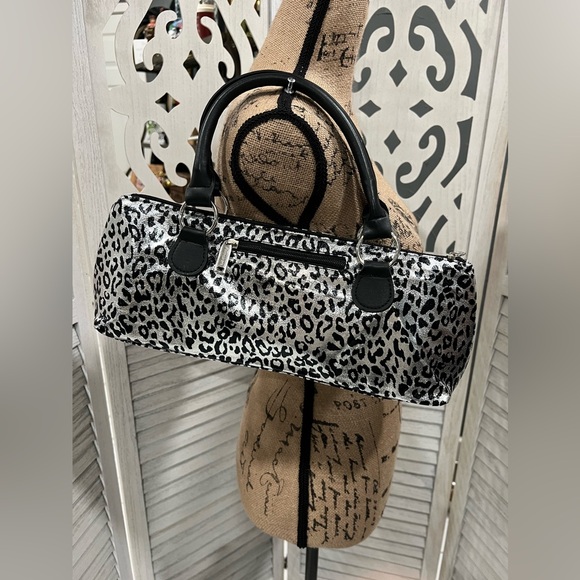 Primeware Animal Print Insulated Wine Clutch with Corkscrew - Picture 3 of 6